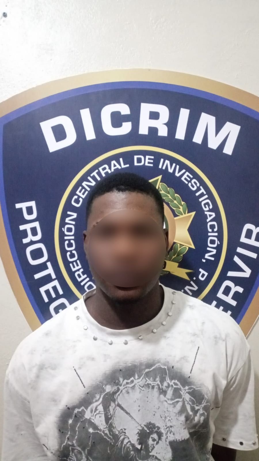 Apresan a joven con US$4,100 presumiblemente falsos en Constanza